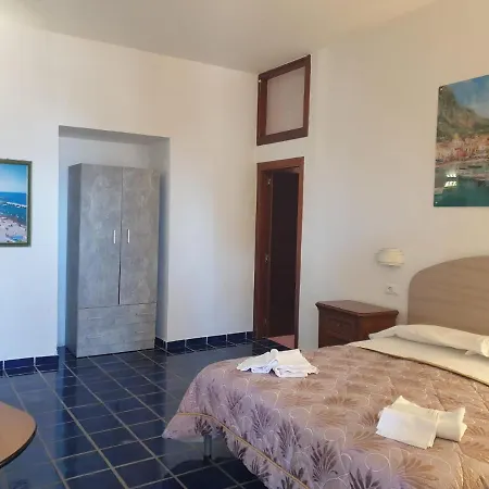 Lejlighedshotel Mareluna Ischia 3*