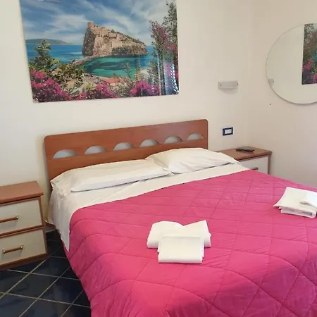 Mareluna Ischia Forio (Isola d'Ischia)
