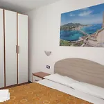 Lägenhetshotell Mareluna Ischia 3*